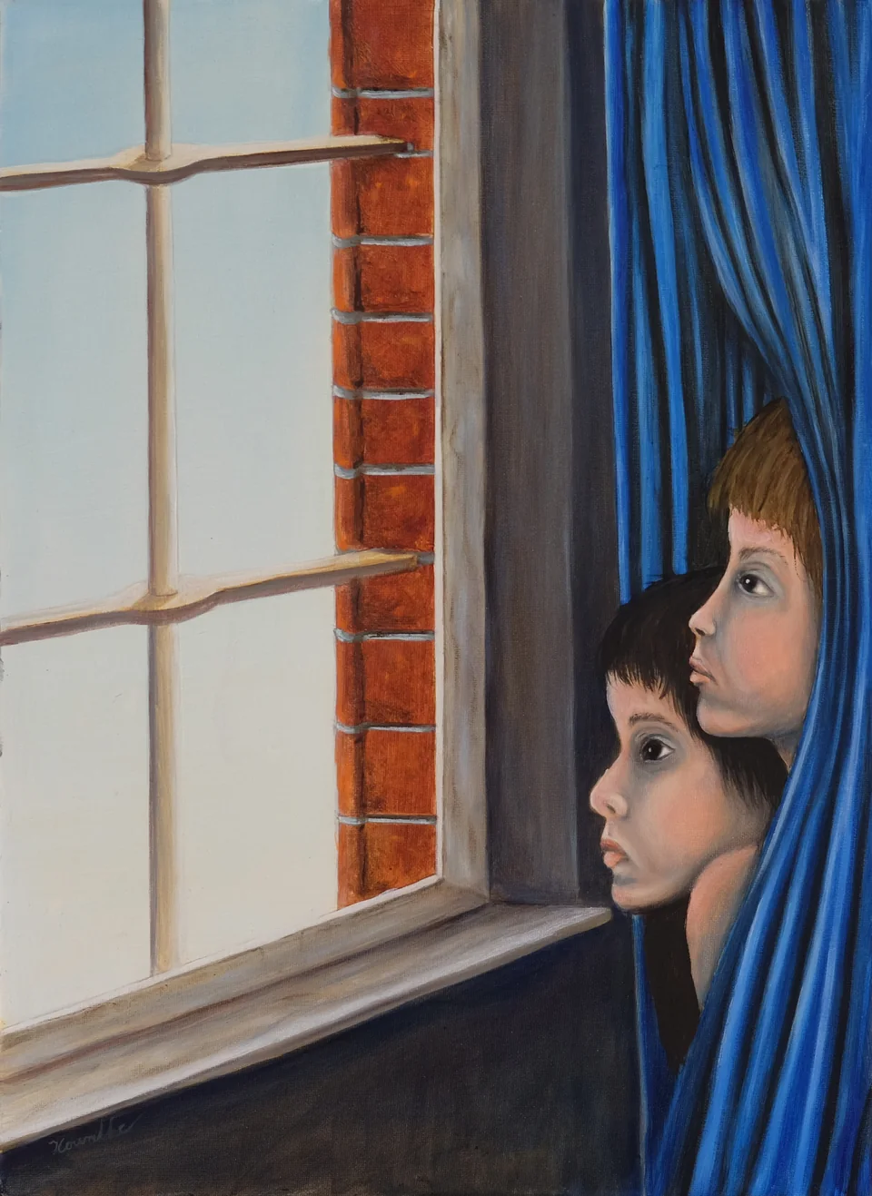 Zwei Kinder blicken aus einem Fenster hinter einem blauen Vorhang. - Eckhard Kowalke
